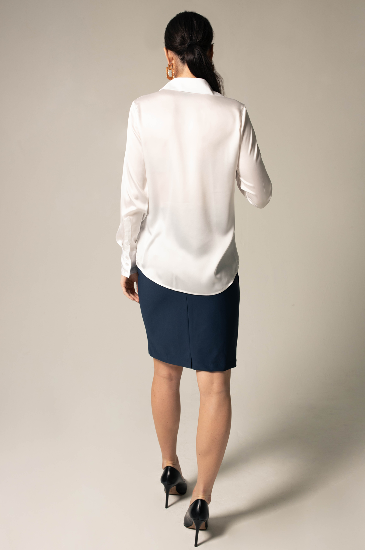 Elegance Silk Blouse in White – Luxurious Women’s Top